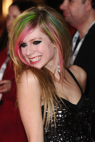 63b8a_avril-lavigne-hairstyles-2011-4.jpg