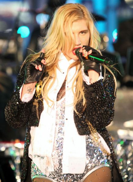 Kesha+2011+New+Year+Eve+Times+Square+1dINlalFGgql.jpg